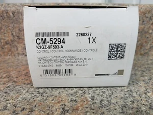 New OEM Genuine Ford Fuel Injector K2GZ-9F593-A / Motorcraft CM-5294 - Picture 1 of 3