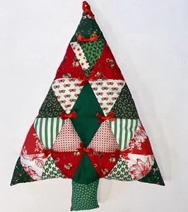 VTG Christmas Quilted Patchwork Christmas Tree Wall Hanging Hand Crafted 21”x17” - Picture 1 of 9