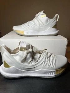 Size 11 - Under Armour Curry 5 Championship Pack White Gold PE 📦FAST SHIPPING📦 - Picture 1 of 7