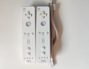 2 mandos a distancia oficiales blancos OEM Nintendo Wii (RVL-003) con correa - Imagen 1 de 3