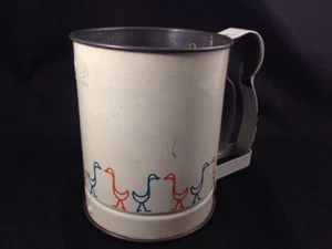 Vintage Flour Sifter Cute Duck Design Blue & Red Androck Made in USA - Picture 1 of 9