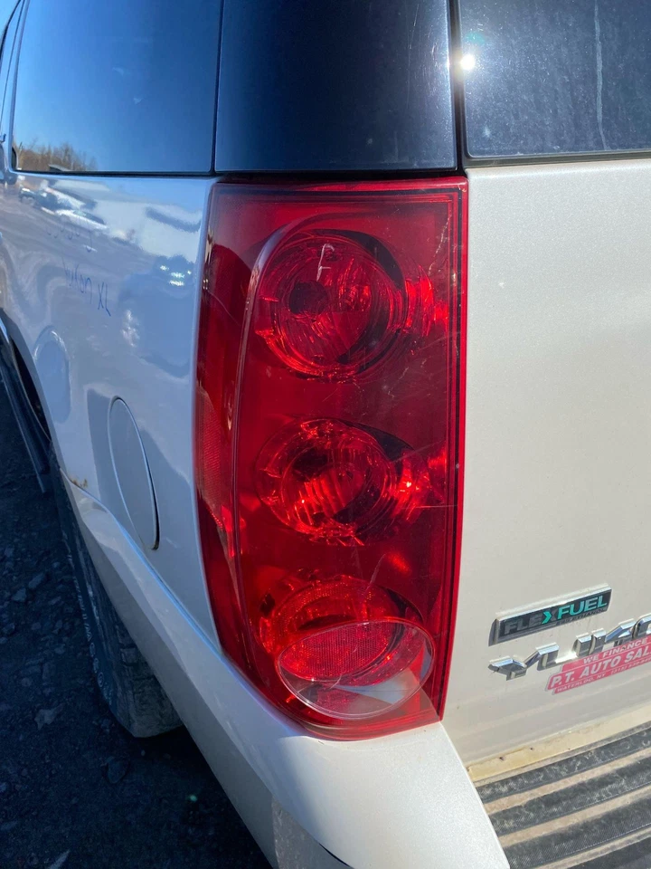 07 08 09 10 11 GMC YUKON XL 1500 Conjunto de luz trasera lado del conductor izquierdo Foto 1 de 1