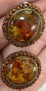 Vintage Honeyed Color Amber Center Surrounded By Orange Beads Clip On Earrings - Picture 1 of 10