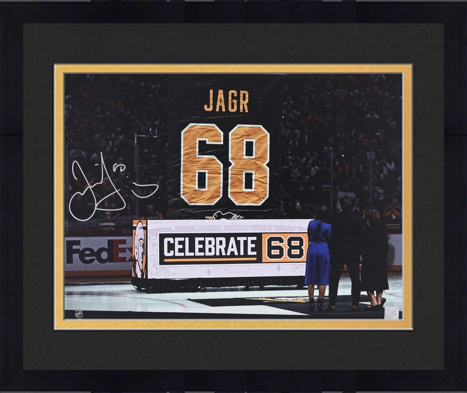 Camiseta deportiva enmarcada Jaromir Jagr Penguins autografiada 16" x 20" foto de noche de jubilación Foto 1 de 1