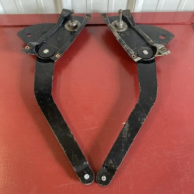 1951 1952 1953 1954 1955 CHEVROLET PICKUP TRUCK LH RH DOOR WINDOW REGULATOR NORS - Image 1 of 4