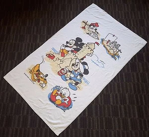DISNEYLAND DISNEY WORLD TELO MARE VINTAGE VACANZA VIAGGIO SOUVENIR - Foto 1 di 5