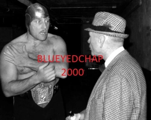 HANS MORTIER & WILD RED BERRY БОРЕЦ 8 X 10 РЕСТЛИНГ ФОТО WWWF NWA - Изображение 1 из 1