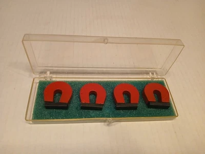 Lote De Colección De 4 Zapatos de Caballo Rojos Barra de Herradura Imán Forma de U Sin Marca Foto 1 de 4