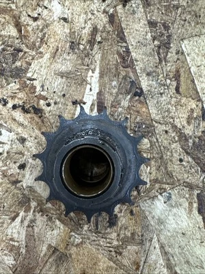 Piñón de tracción delantera OEM 15T 1966-1968 Honda CT90 Trail 90 Foto 1 de 4