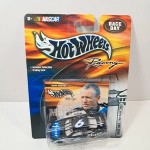 Vintage 2000 Hot Wheels Nascar Mark Martin #6 Pfizer Race Car 1:64 NEW - Picture 1 of 4