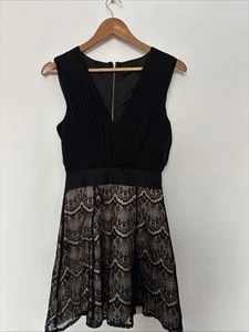 Abito in pizzo con zip sul retro taglia 8 - Foto 1 di 6