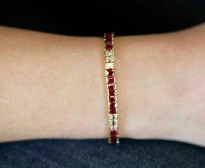 Bonita pulsera para mujer enchapada en oro amarillo de 14 quilates con rubí creado en laboratorio de 10 quilates Foto 1 de 4