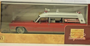 GLM Stamp Models Cadillac Miller & Meteor Ambulance 1968 red & white 1:43 - Picture 1 of 2