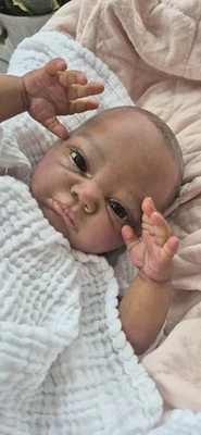 Hermosa muñeca bebé renacida étnica afroamericana auténtica hecha a mano realista Foto 1 de 4
