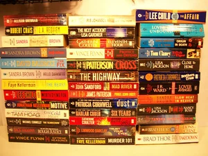 LOT OF 10 RANDOM MIXED SOFTCOVER MYSTERY SUSPENSE THRILLER BY TOP AUTHORS - Picture 1 of 4