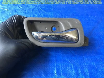 OEM 03 2004 2005 HONDA ACUERDO SEDÁN PASAJERO MANIJA DE PUERTA INTERIOR TRASERA DERECHA Foto 1 de 3