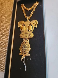 Sarah Coventry Pendant Necklace Puppy Dog Gold Tone 1970s Articulate NOS - Picture 1 of 5