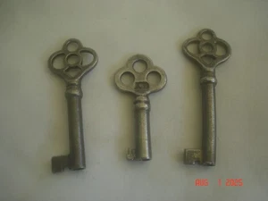 NICE LOT 3 Vtg. SKELETON KEYS 1 5/8" - 2 1/4" One marked " A B " - Picture 1 of 7