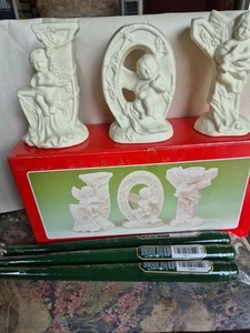 Weihnachten Kerzenständer "Joy" Vintage Cherub Engel Set 3 Biskuitporzellan mit Stäbchen - Bild 1 von 17