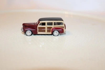 HO Scale CMW, 1948 4 Door Ford Woody Station Wagon, Maroon, Black - Image 1 of 4