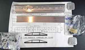 M.T.K CM25 Spur Oo - LMS 57' Bullaugenkorridor 3. - Metall & Kunststoff Reisebus-Kit - Bild 1 von 7