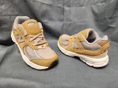 New Balance Toddlers 2002 Sneakers IC2002CE Lace Up Beige Size 6 NEW IN BOX! - Image 1 of 4