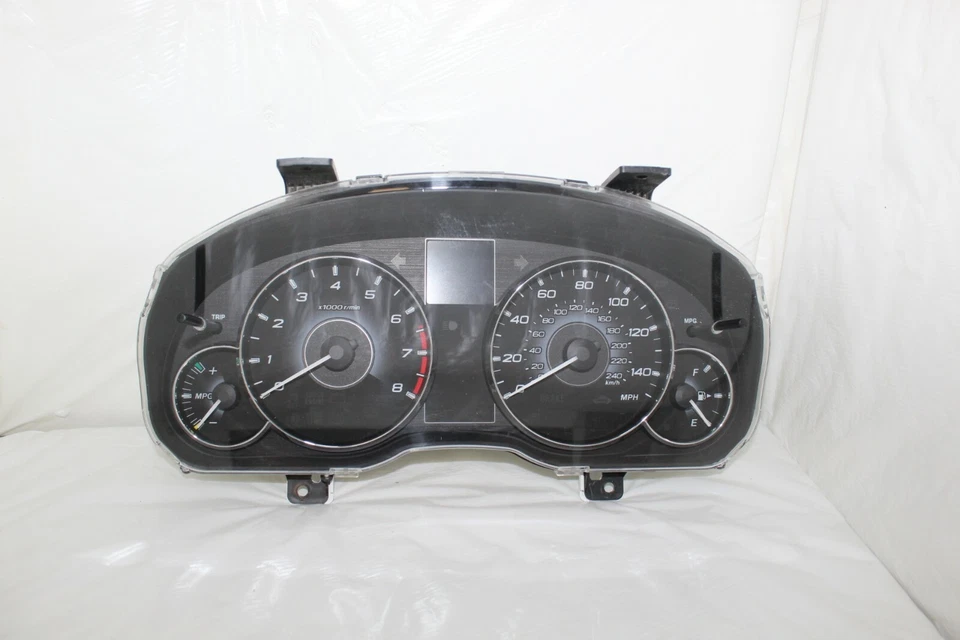 Cuadro de instrumentos velocímetro medidores de panel de instrumentos Subaru Legacy 2010 70.719 millas Foto 1 de 4