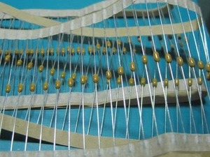 CT42 Axialleitungen Mehrschicht Keramikkondensatoren NEU 1uF 105 Y5V 50V 100 STCK. - Bild 1 von 2