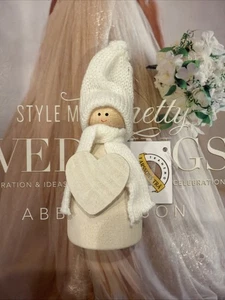 Tranemo Weihnachtsmann Holz weiß mit weißer Mütze & Herz Larssons Trä Schweden 4,5" Handarbeit - Bild 1 von 3