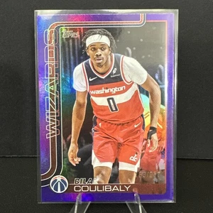 2025-26 Topps Bilal Coulibaly refractor púrpura/250 Mint Wizards - Imagen 1 de 3