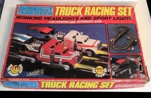 VINTAGE TRUCK RACING SET mit LEUCHTEN - Bild 1 von 3