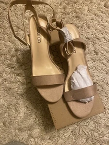 sandals size 6 - Picture 1 of 2