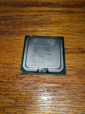 Intel Core 2 Quad Q8200 2.33 GHz Quad-Core CPU Processor SLB5M - Image 1 of 2