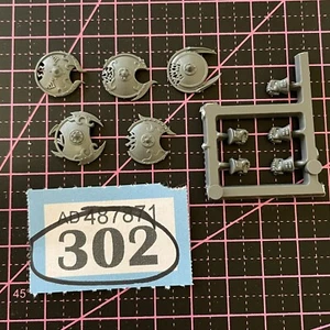Fyreslayers Vulkite Berzerkers bladed slingshields Warhammer AOS Spare Bits - Picture 1 of 1