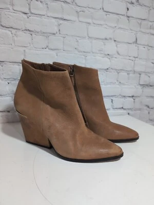 Botines Boutique 9 Isoke para mujer de cuero nobuck, marrón claro para mujer talla 10 Foto 1 de 4
