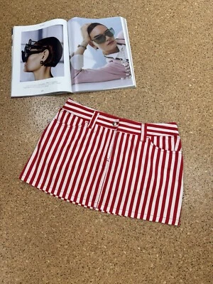 Minifalda Dolce&Gabbana Beachwear a rayas rojas y blancas Foto 1 de 4