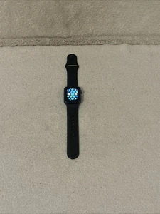 Apple Watch Series 1, 38mm , Gray Black Band WORKS! FREE SHIP - Zdjęcie 1 z 14