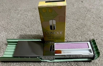 Nova sombra CLINIQUE prensada macia 27 prata peônia roxa 0,10 oz *rara* - Imagem 1 de 4