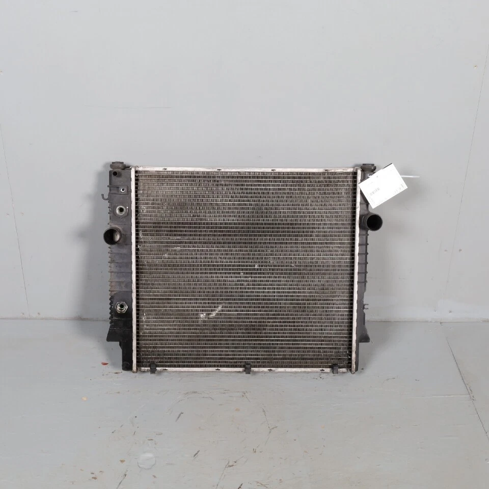 1999-2003 Jaguar XJ8 XJR Radiator MNC4190AG OEM Used Foto 1 de 4