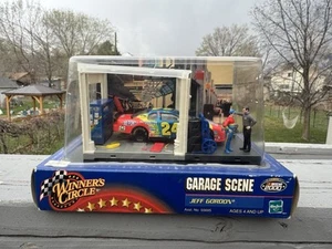 Jeff Gordon Winner's Circle 2000 Garage Scene #24 DuPont Monte Carlo 1:43 NASCAR - Picture 1 of 7