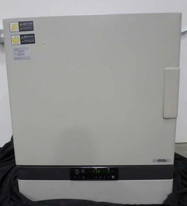 Sanyo MIR-262 Incubator TESTED - Picture 1 of 4