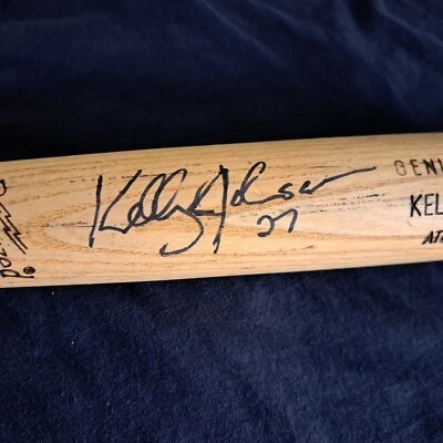 Bate usado autografiado por Kelly Johnson juego JSA Atlanta Braves #27 Foto 1 de 4