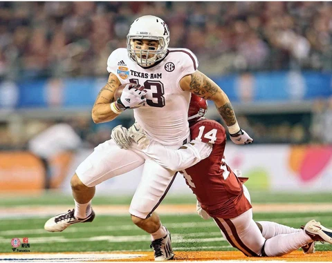 Mike Evans A&M UnSigned Jersey Run/Breaking Tackle w/Ball vs Sooners Photo Cover