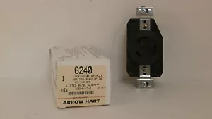 ARROW HART COOPER CROUSE-HINDS LOCKING RECEPTACLE 6240 *NIB* - Picture 1 of 7