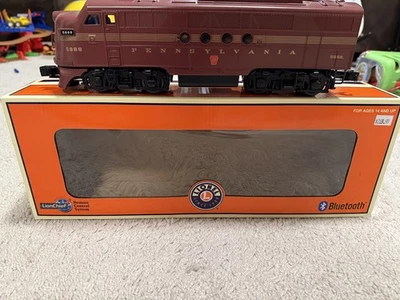 Lionel 2334110 Pennsylvania LionChief FT5888 Diesel Locomotive  - Image 1 of 4