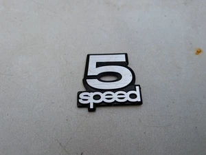 Saab 900 Classic 5 Speed Rear hatch trunk Metal fender badge emblem 9227695 Rare - Bild 1 von 1