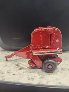 ERTL Case IH International 2400 Hay Baler, Red, 1/64. - Picture 1 of 4