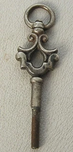 Reloj Bolsillo Antiguo Plata Esterlina Figura Desplazada Raro Llave Cuerda N17 - Imagen 1 de 6