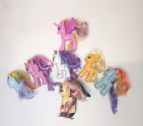 My Little Pony Princess Celestia & Ponies! Lot of 7 Figures Cover