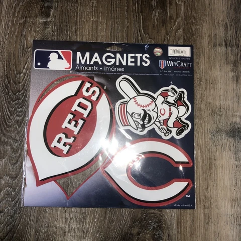 CINCINNATI REDS 3 PACK OF DIE-CUT VINYL MAGNETS 11"X11" HIGH QUALITY HEAVY DUTY Cover